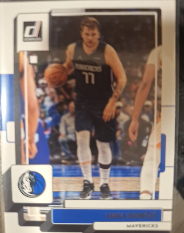 2022-23 Donruss #143 Luka Doncic Dallas Mavericks — front