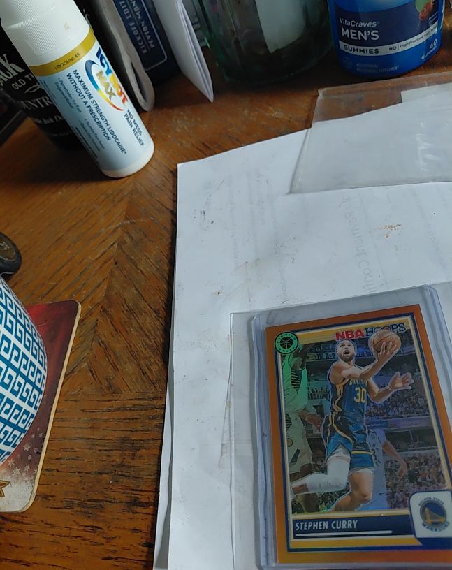 2023-24 Panini NBA Hoops Premium Stock #192 Stephen Curry — front