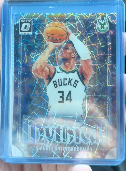2020 Donruss Optic Mystified #Giannis Antetokounmpo — front