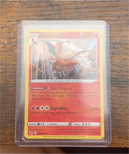 2022 Pokémon GO #010 Charizard — front