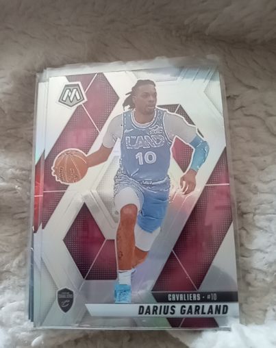 2024-25 Panini Mosaic #10 Darius Garland — front