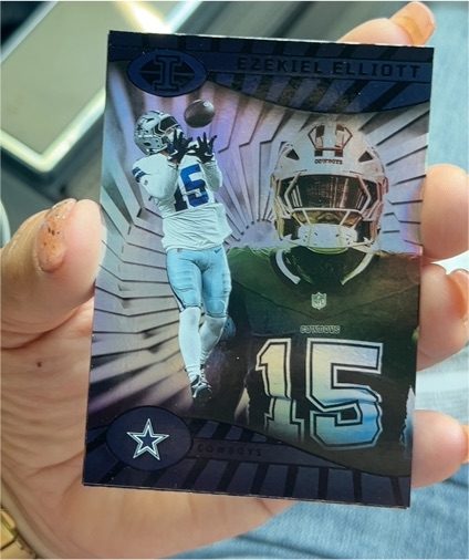 2024 Panini Illusions #20 Ezekiel Elliott — front