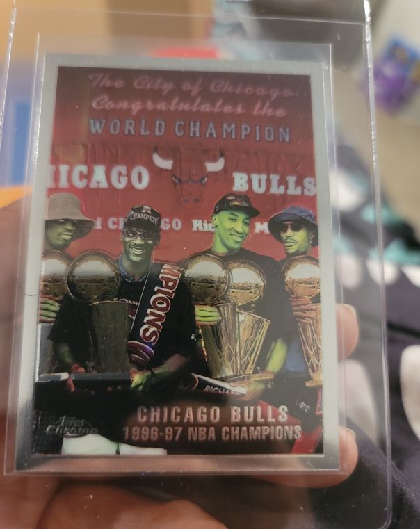 1997-98 Topps Chrome #51 Chicago Bulls 1996-97 NBA Champions Michael Jordan — front