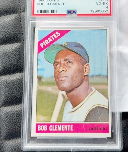 1966 Topps #300 Bob Clemente — front