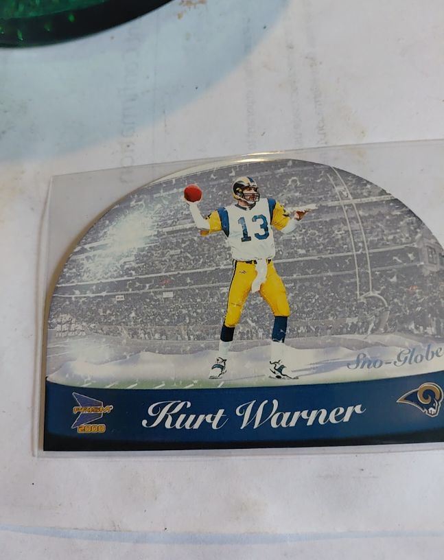2000 Pacific Prism Sno-Globe #17 Kurt Warner — front