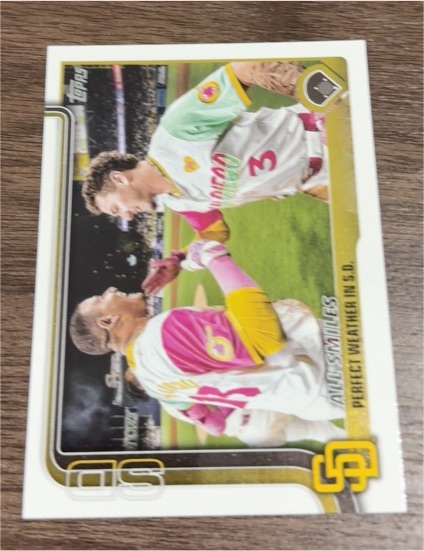 2025 Topps #143 All Smiles: Perfect Weather in S.D. — front