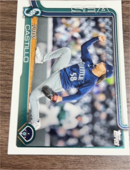 2025 Topps #73 Luis Castillo — front