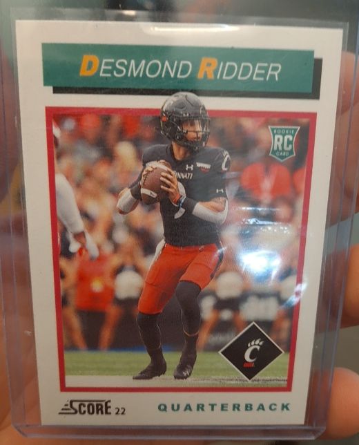 2022 Panini Score #TB3 Desmond Ridder 1992 Throwback Rookie — front