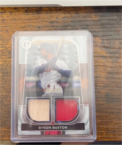 2022 Topps Museum Collection Byron Buxton Dual Relic — front