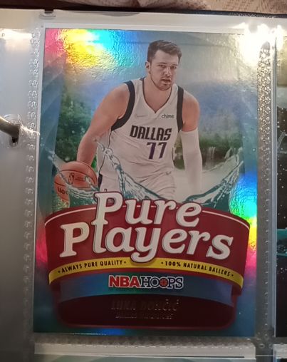 2022-23 Panini NBA Hoops #7 Luka Doncic Pure Players — front