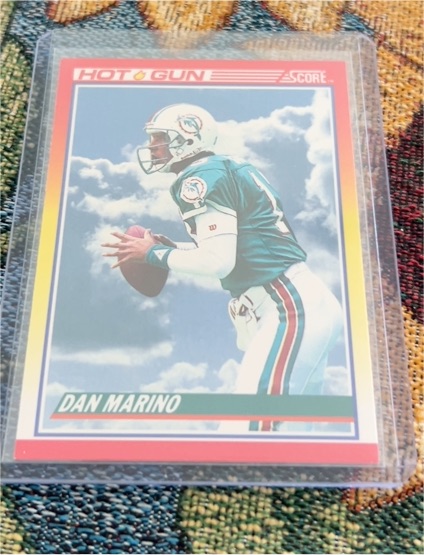 1990 Score #320 Dan Marino Hot Gun — front