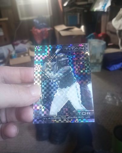 2022 Panini Chronicles Titan #25 Vladimir Guerrero Jr. — front