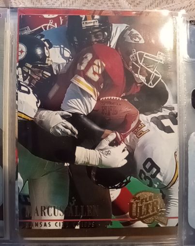 1994 Fleer Ultra #137 Marcus Allen — front