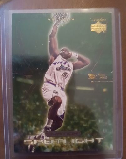 2000-01 Upper Deck Ovation Spotlight #OS9 Karl Malone — front