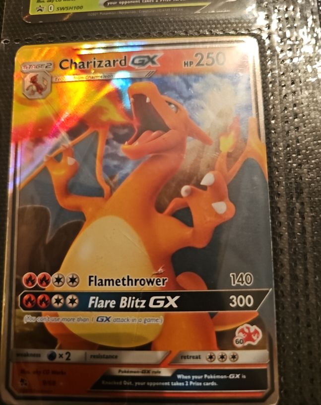 2017 Pokémon Hidden Fates #9 Charizard GX — front