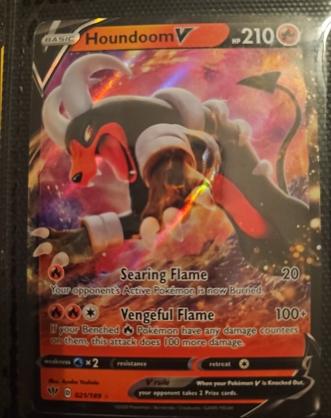 2020 Pokemon Sword & Shield Darkness Ablaze #021 Houndoom V — front