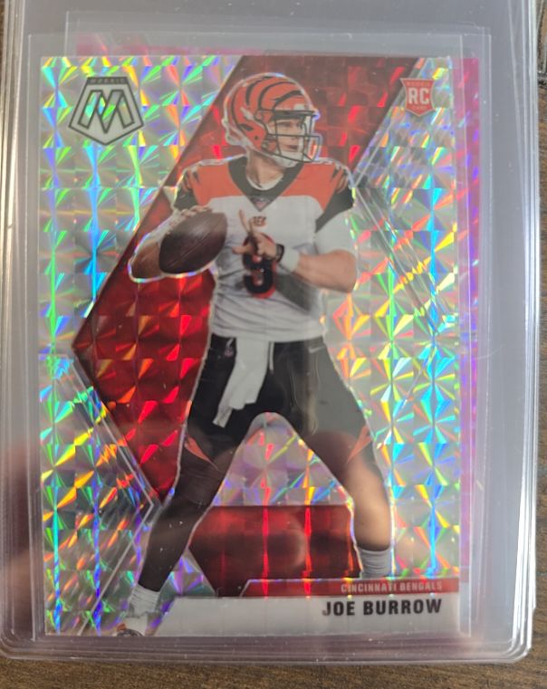 2020 Panini Mosaic Pink Camo RC Joe Burrow — front