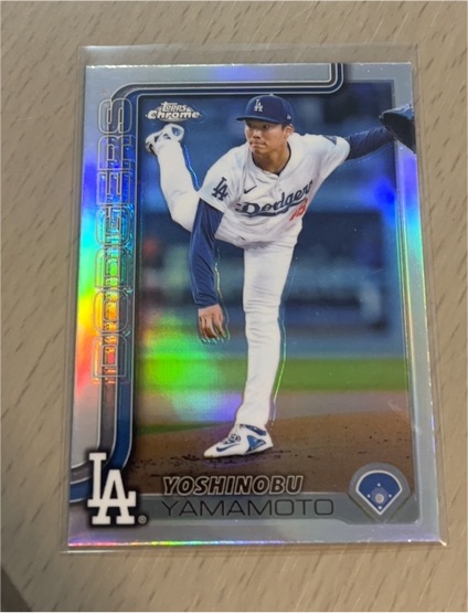 2025 Topps Chrome #179 Yoshinobu Yamamoto — front