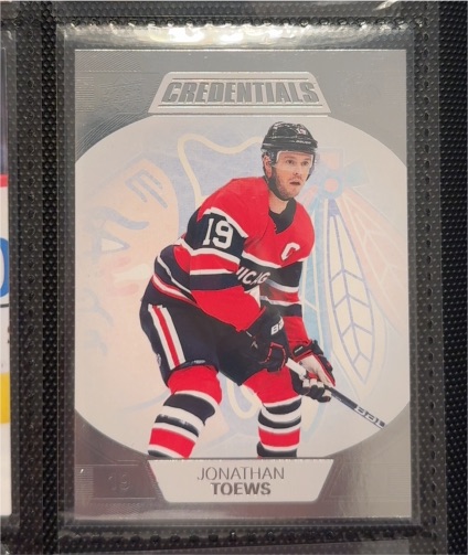2022-23 Upper Deck Credentials #17 Jonathan Toews — front