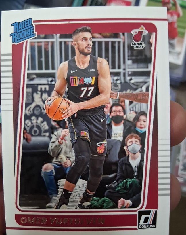 2021-22 Panini Chronicles #299 Omer Yurtseven — front