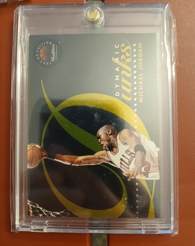 1993-94 Skybox Premium #D4 Michael Jordan Dynamic Dunks — front