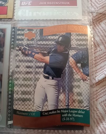 1997 Upper Deck #9 Jose Cruz Jr. Memorable Moments — front