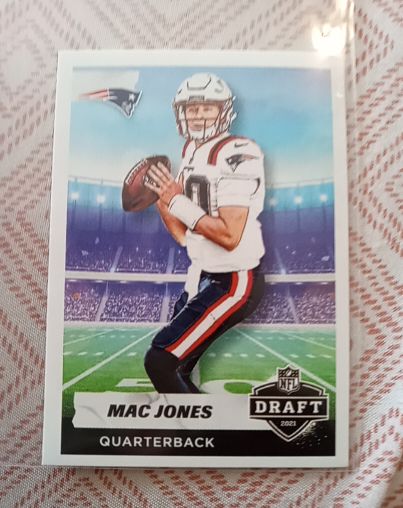2021 Panini NFL Sticker & Card Collection #37 Mac Jones — front