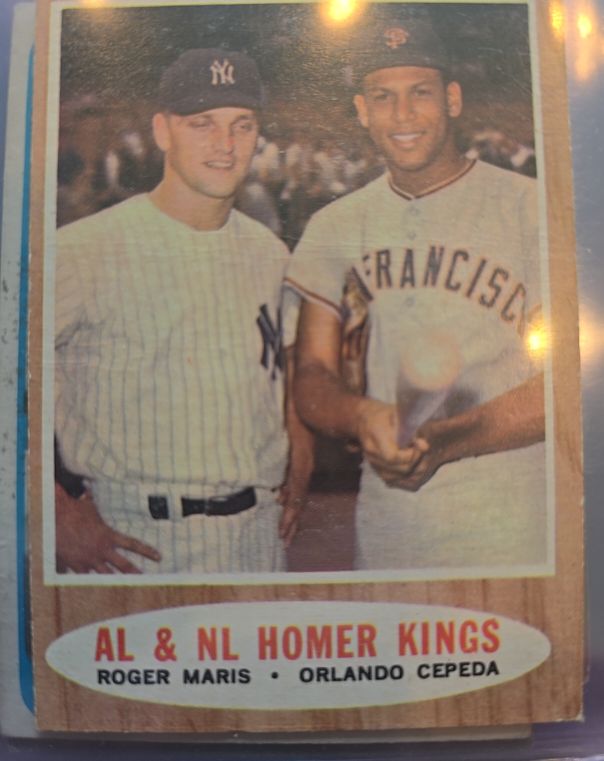 1962 Topps #401 Roger Maris / Orlando Cepeda AL & NL Homer Kings — front