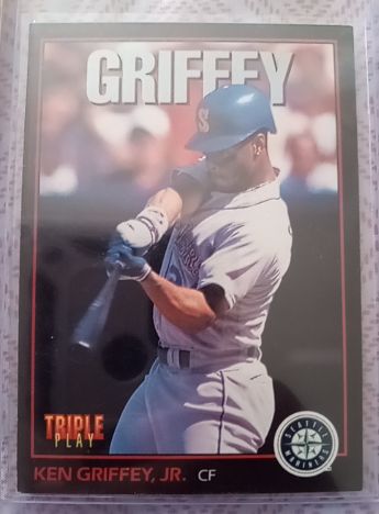 1993 Donruss Triple Play #1 Ken Griffey Jr. — front