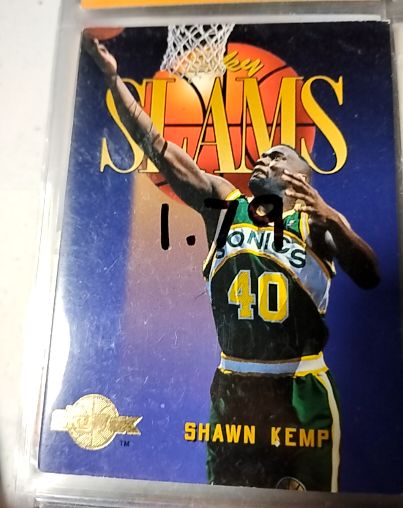 1994-95 SkyBox Premium #307 Shawn Kemp — front