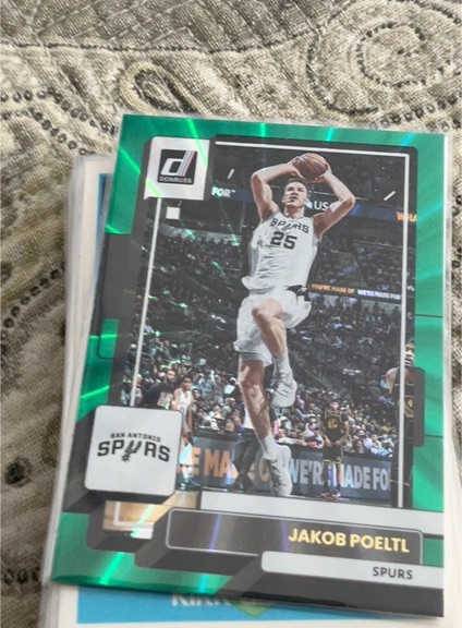 2022-23 Donruss #172 Jakob Poeltl Green Laser — front