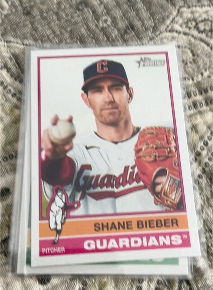2025 Topps Heritage #477 Shane Bieber — front