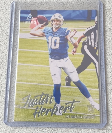 2020 Panini Chronicles Luminance #203 Justin Herbert — front