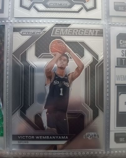 2023-24 Panini Prizm Emergent #12 Victor Wembanyama — front