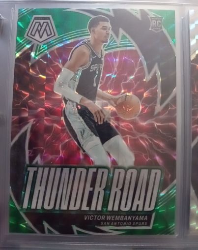 2023-24 Panini Mosaic Thunder Road #8 Victor Wembanyama — front
