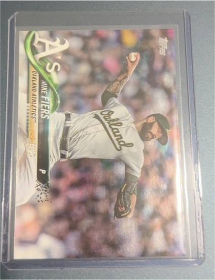 2018 Topps Update #US225 Mike Fiers — front