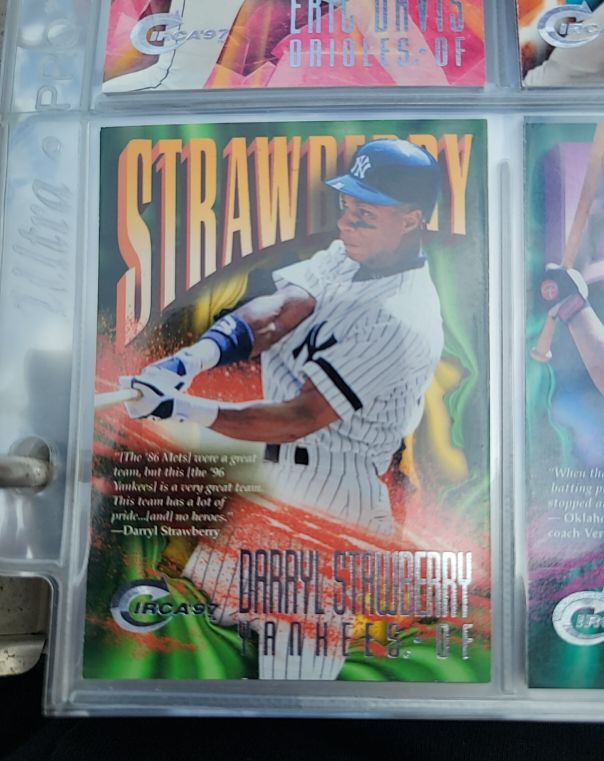 1997 Circa #221 Darryl Strawberry — front