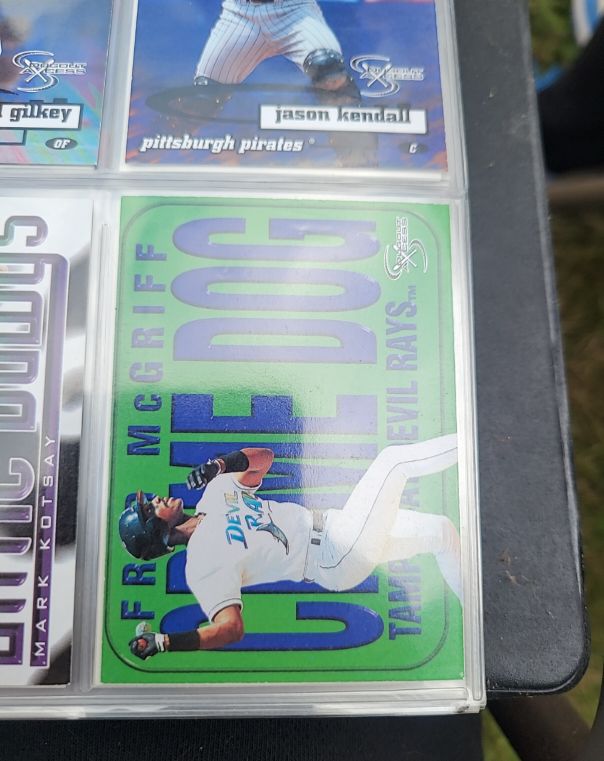 1998 SkyBox Dugout Axcess #137 Fred McGriff — front