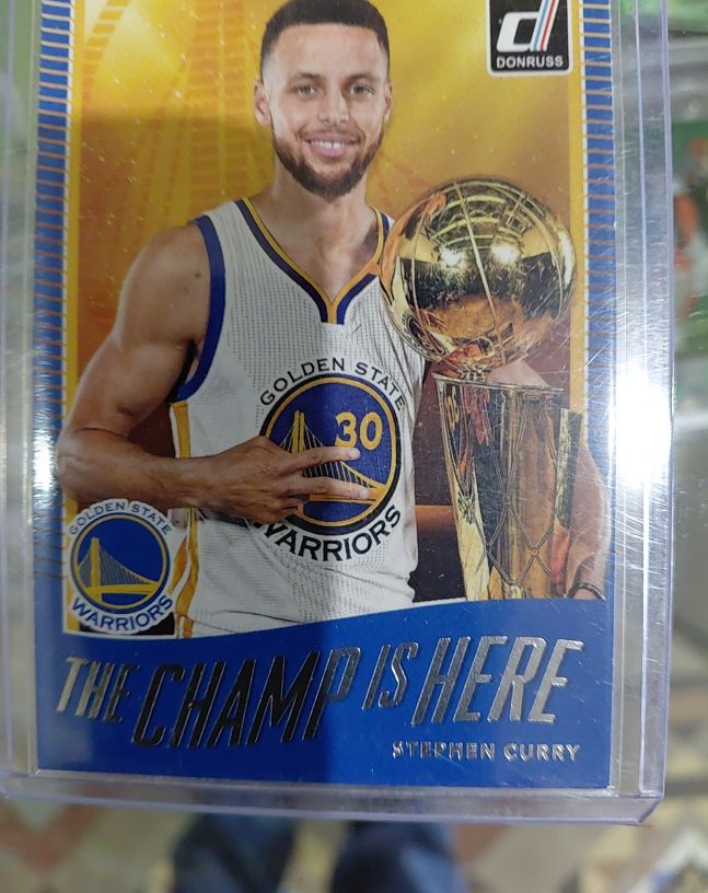 2017-18 Donruss #5 Stephen Curry The Champ Is Here — front