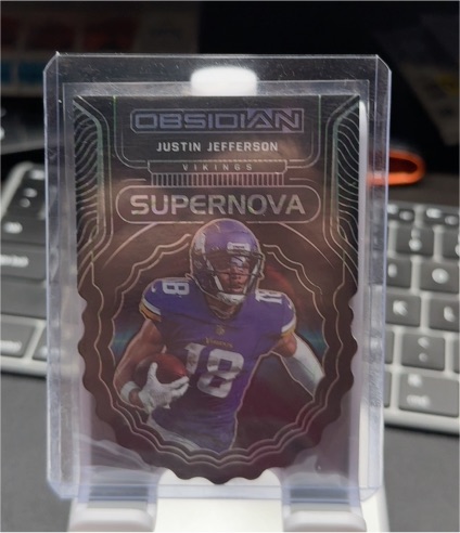 2022 Panini Obsidian Supernova Die Cut #SN-JJE Justin Jefferson — front