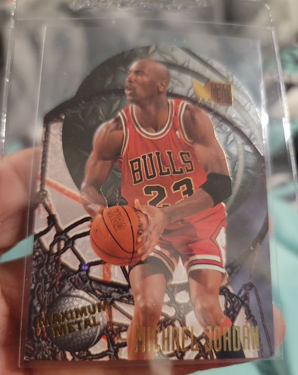 1995 Fleer Metal Maximum Metal #4 Michael Jordan — front