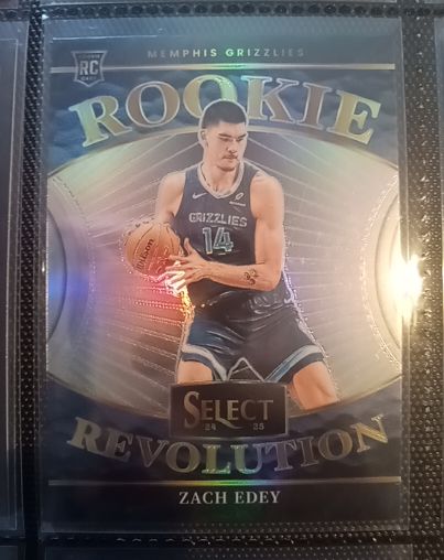 2024-25 Panini Select #25 Zach Edey Rookie Revolution — front