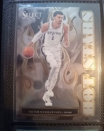 2024-25 Panini Select Hot Stars #13 Victor Wembanyama — front