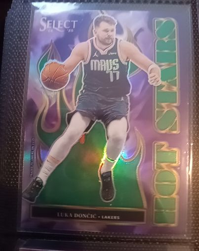 2024-25 Panini Select Hot Stars #3 Luka Doncic — front