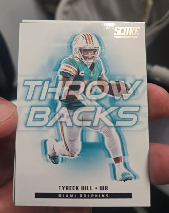 2025 Panini Score Football #18 Tyreek Hill — front