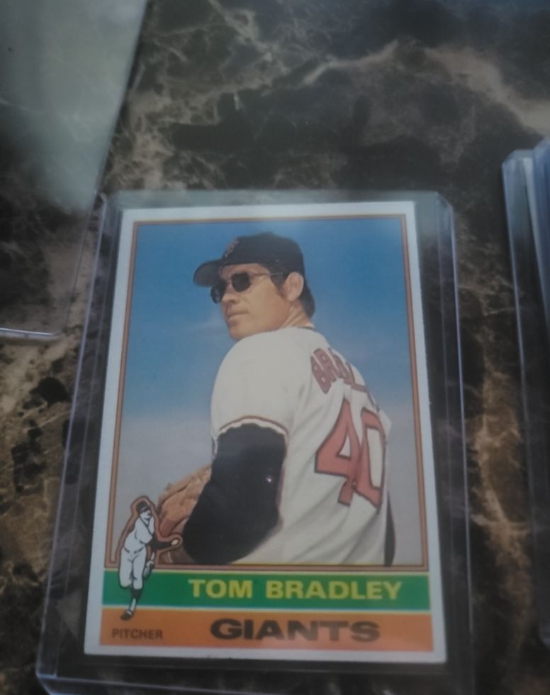 1976 Topps #644 Tom Bradley — front