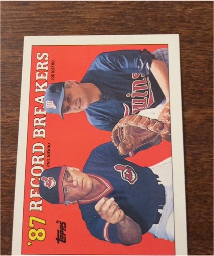 1988 Topps #5 Phil Niekro / Joe Niekro 87 Record Breakers — front