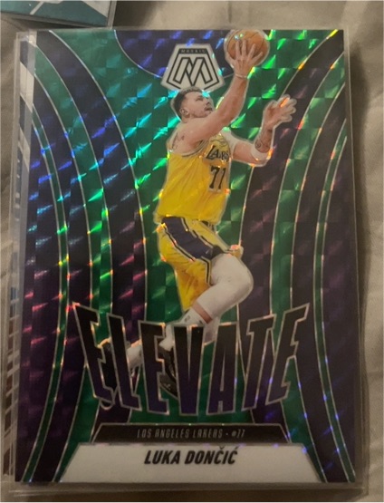2024-25 Panini Mosaic #16 Luka Doncic Elevate — front