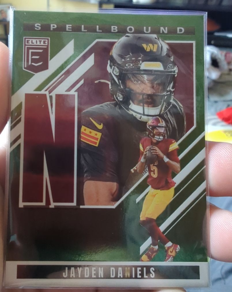 2025 Panini Donruss Elite #10 Spellbound Jayden Daniels — front