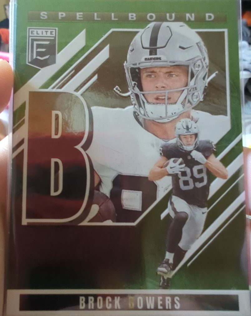 2025 Donruss Elite #20 Brock Bowers Spellbound B Green Raiders — front